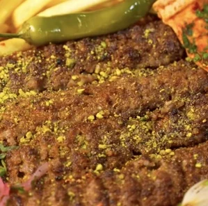 كباب بالفستق الحلبي و الحلوم