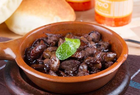 كبدة دجاج مع دبس الرمان